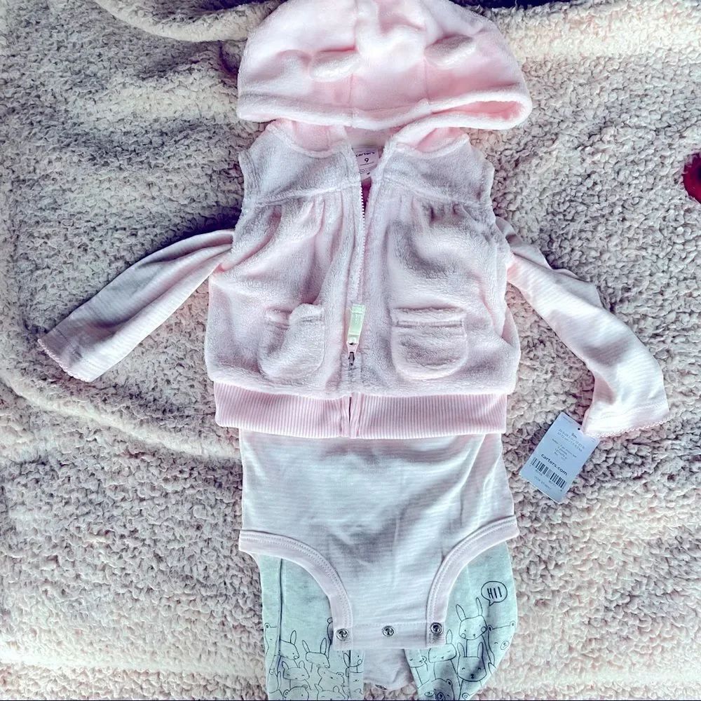 Nwt Carter's 3 piece 9month vest one piece pant set